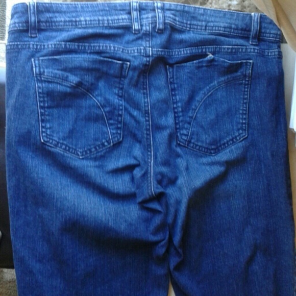 COPY - ELLE -Blue  3 quarter jeans, size 14 or 32 - Picture 5 of 7